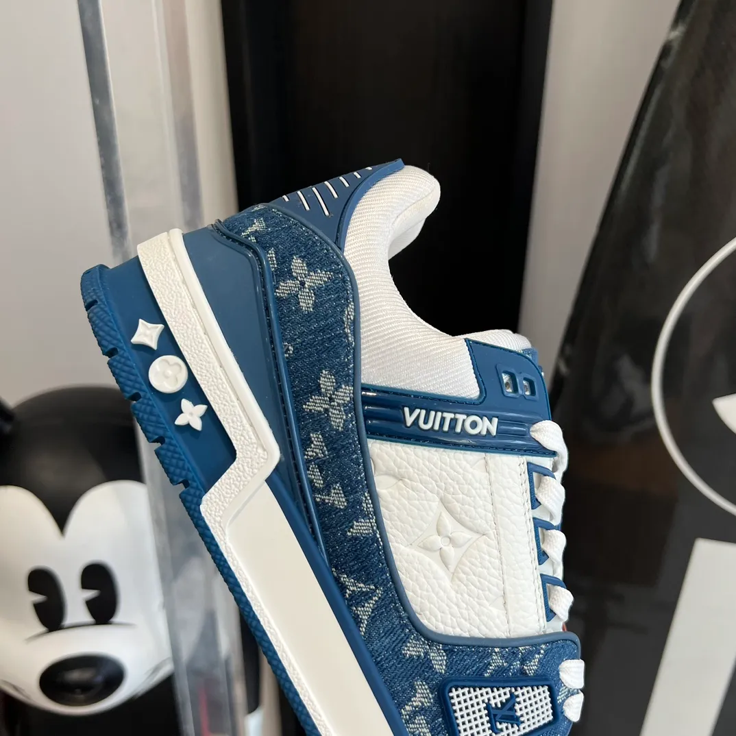 👟👟Ex-factory price 840👟👟 Women's shoes factory Couple model 👫LV Trainer series basketball sneakers🌟 Original molded TPU outsole The texture is the same as the original ⚠️Original development Top version All details are consistent with the original ⚠️ Size: 35-45
